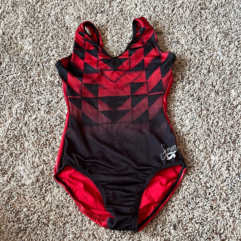red simone biles GK leo